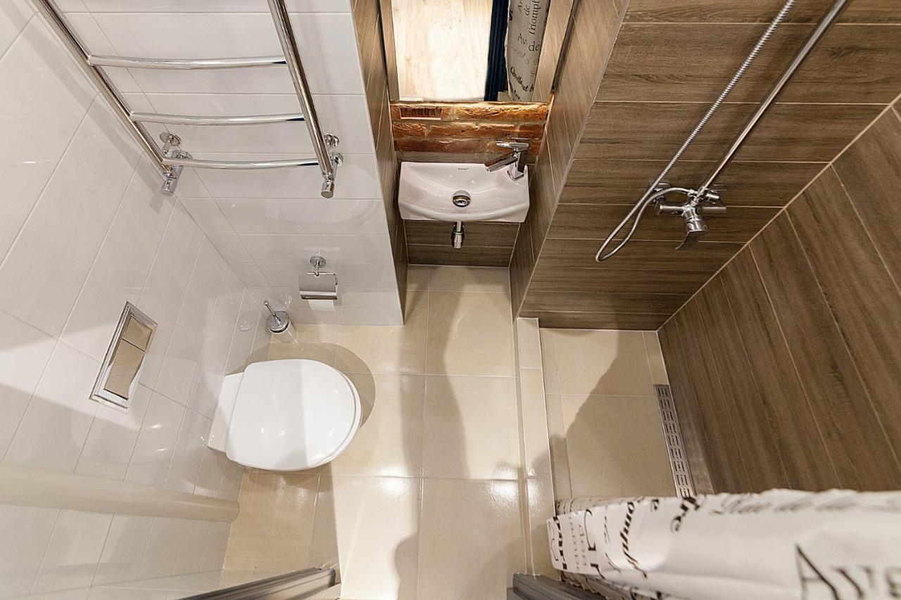 Leogrand Three Bedrooms Vip Apartments On Kniazia Romana 12 Lviv Eksteriør bilde