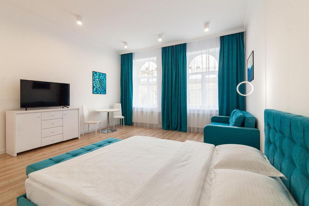 Leogrand Three Bedrooms Vip Apartments On Kniazia Romana 12 Lviv Eksteriør bilde
